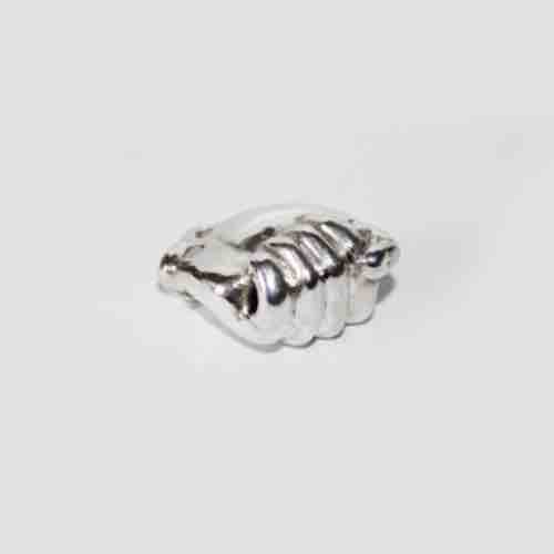 Pendentif poing fermé